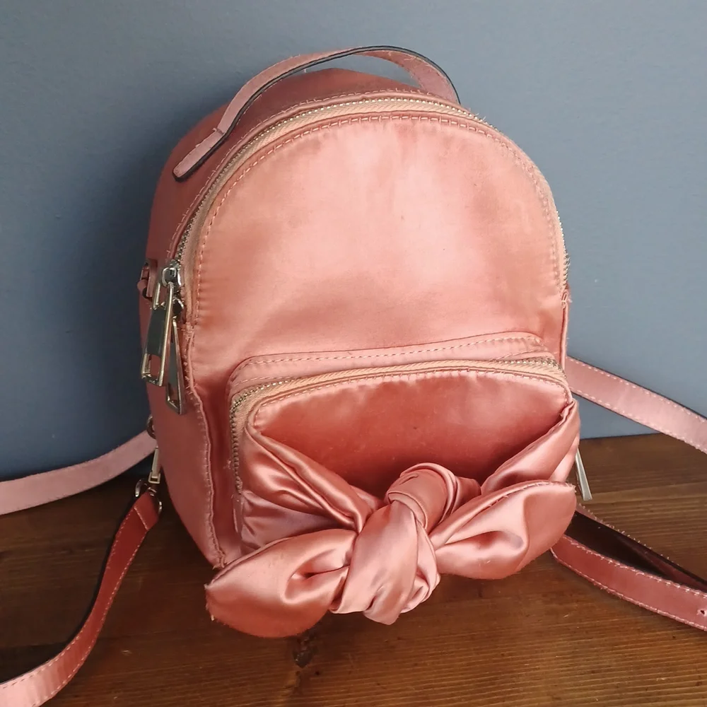 Shelly's London backpack - Picture 1 of 16